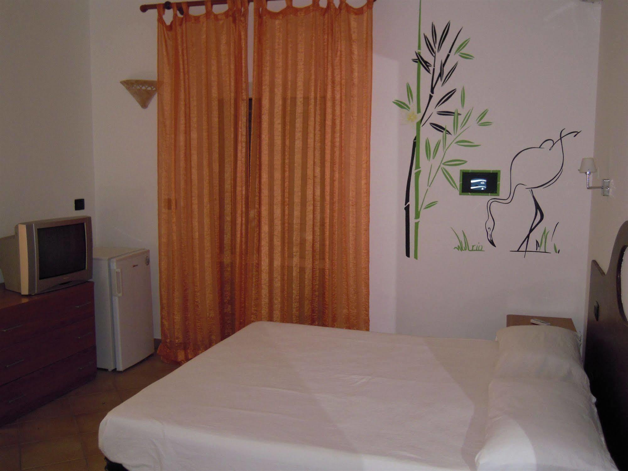 Hotel Vistamare à Alliste Extérieur photo